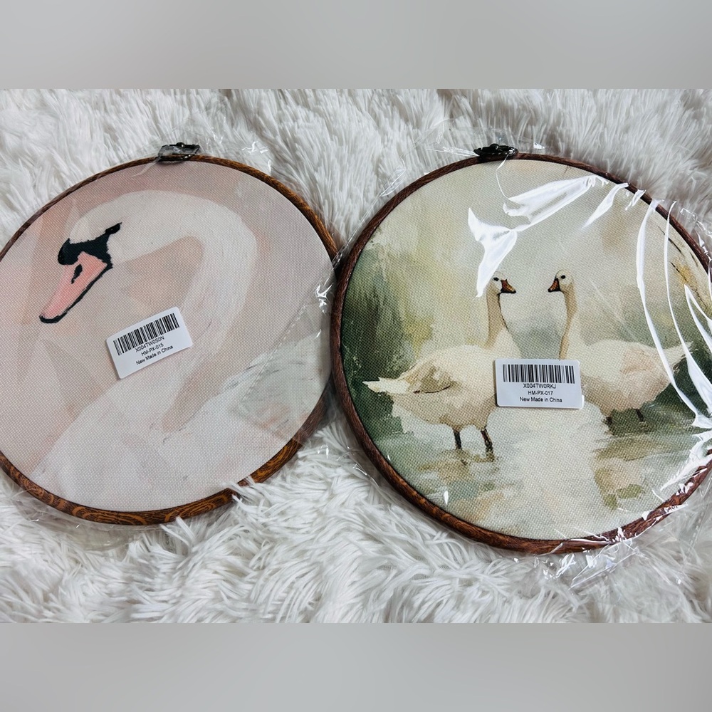 New! Swan and Goose  Round Framed Wall Canvas Art‎ set